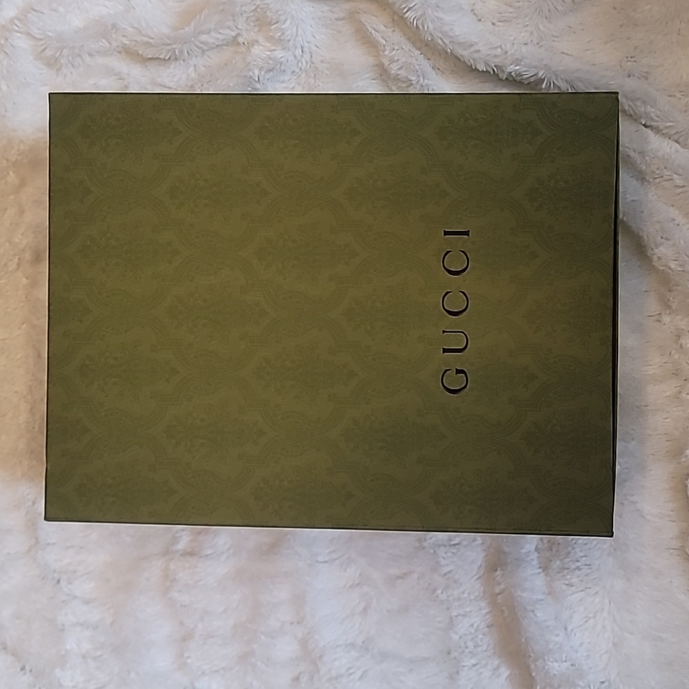 Gucci green apparel gift box 11x14